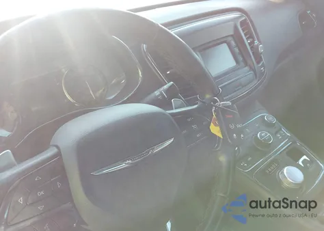 2016 Chrysler 200 S z USA, uszkodzony, nr VIN 1C3CCCBB5GN192067